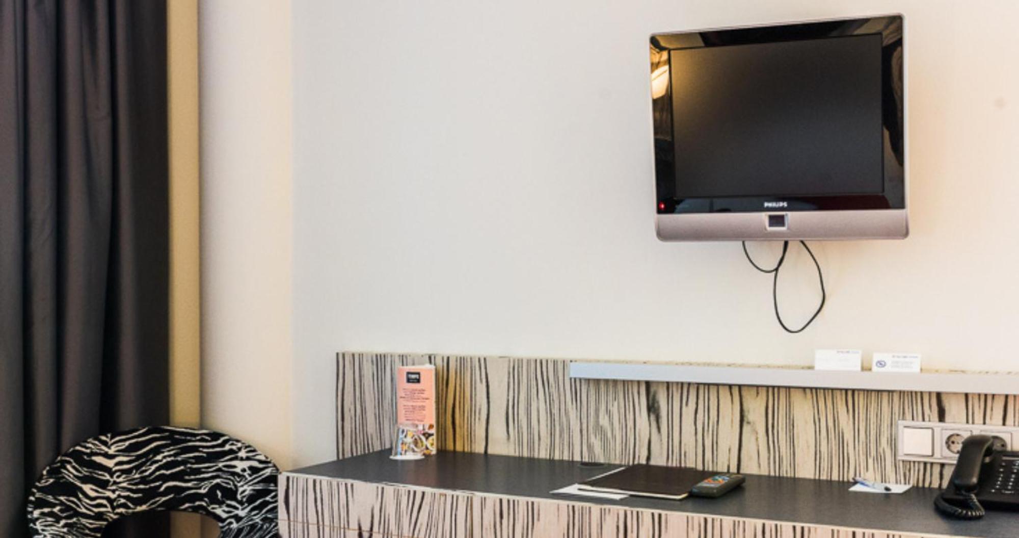 Family Room Spa access